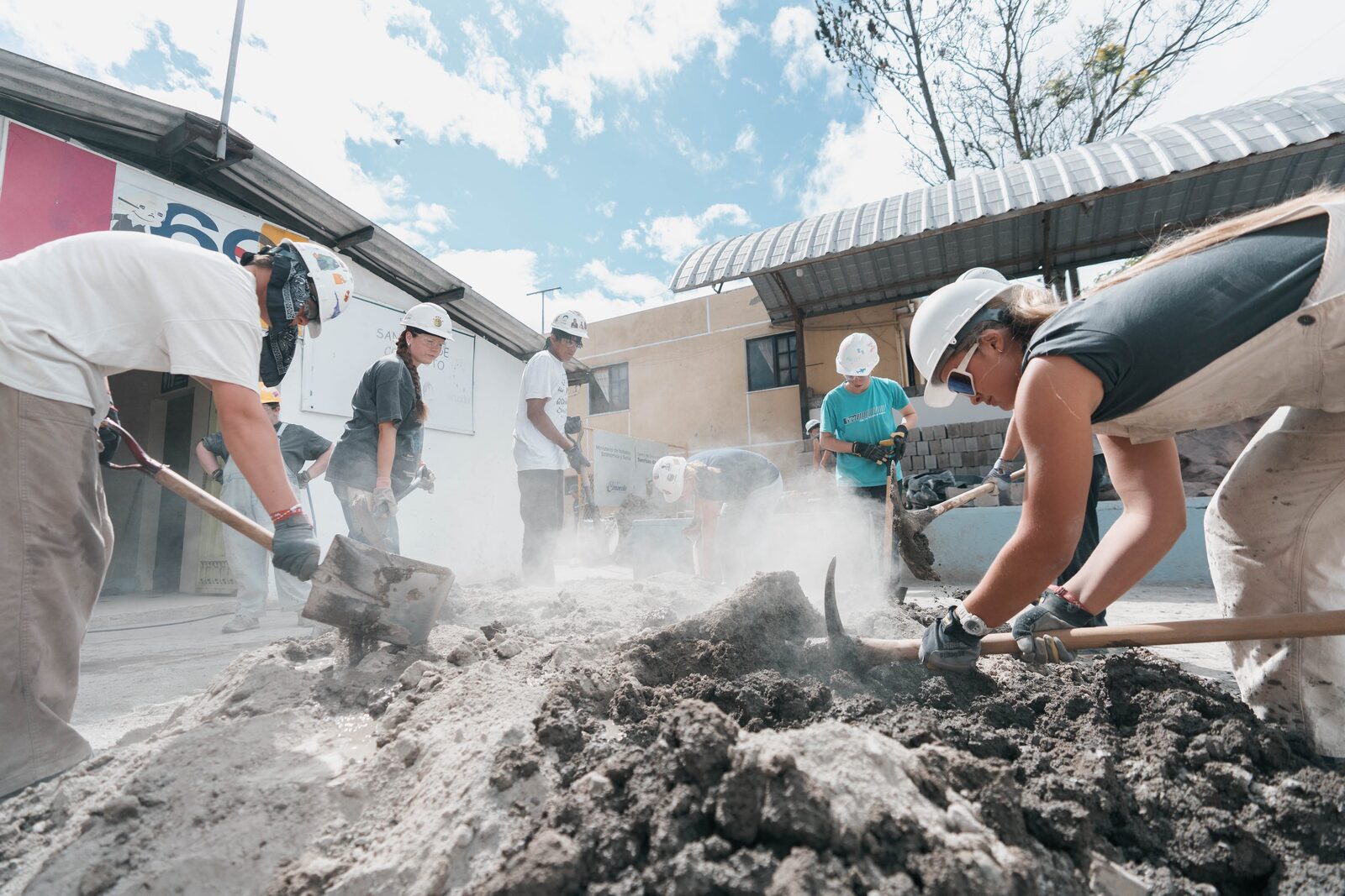 Parent Builders serving alongside their kids